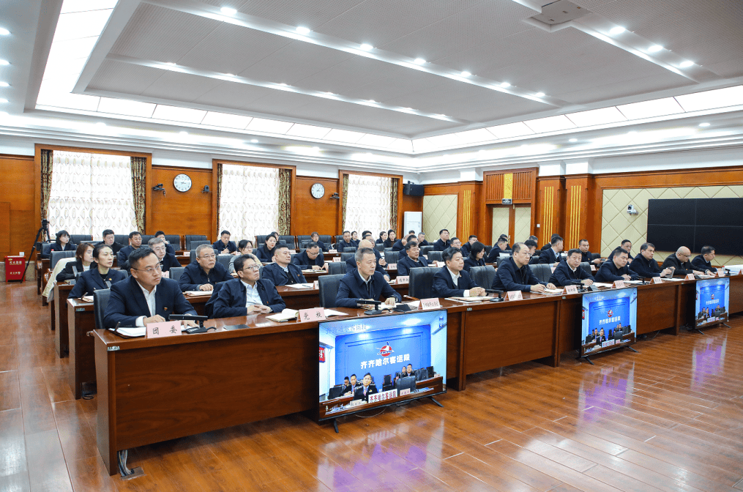 集團(tuán)公司黨委召開(kāi)集團(tuán)公司宣傳思想文化工作電視電話會(huì)議:租車(chē)公司電話
